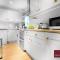 Bracknell - Modern, Spacious 1 Bedroom House
