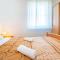 Amazing Apartment In Nevidane - Neviđane