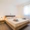 3 Bedroom Cozy Home In Grubine