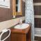 One-Bedroom Apartment In Vir