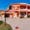 3 Bedroom Cozy Home In Galovac