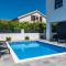Stunning Home In Vrsi With Wifi