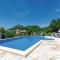 Three-Bedroom Holiday Home In Orasac