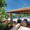 Three-Bedroom Holiday Home In Orasac