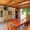 Three-Bedroom Holiday Home In Orasac