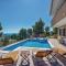 Lovely Home In Split With Jacuzzi