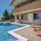 Lovely Home In Split With Jacuzzi