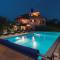 Gorgeous Home In Nova Vas