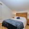 Six-Bedroom Holiday Home In Prizba