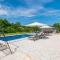 Gorgeous Home In Grubine With Jacuzzi - Grubine