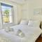 3 bedroom stunning house with garden and amazing sea views