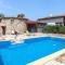Stunning Home In Peroj