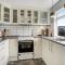 Nice Home In Rønne With Kitchen - Ronne