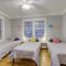 Vintage Vibes in Walkable Midtown - Spacious Bungalow with 6 beds in Central Location - Memphis