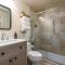 Modern Condo with Vail Mountain Views - Vail