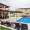 4 Bedroom Beautiful Home In Turcic