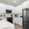 Upstay - Modern Family Home w Private Pool - Клермонт