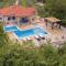 3 Bedroom Cozy Home In Grubine