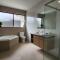 Holiday at the Beach, Spa Bath, King Bed with TV