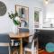 Stylish Sophistication with Leafy Newcastle Views! - 纽卡斯尔