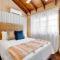 Ocean's Edge - Absolute Beachfront Serenity - Machans Beach