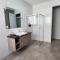 Minutes to the Beach! King Bed with TV, Spa Bath