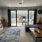 Minutes to the Beach! King Bed with TV, Spa Bath