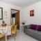 2 Bedroom Cozy Apartment In Jadranovo