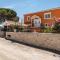 Awesome Home In Valbandon