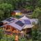 Rainforest Treehouse Sanctuary - with ocean views - Smithfield