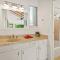 Beautiful Airy 1 Br Condo with Loft Golf Course View Pool Hot tub 209A - 普林斯维尔