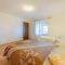 2 Bedroom Lovely Apartment In Kustici
