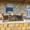 Studio Apartment In Mali Rat