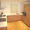 Brentwood Town Retreat - Large 2 bedroom apartment