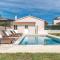 4 Bedroom Lovely Apartment In Stinjan