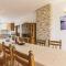 4 Bedroom Lovely Apartment In Stinjan
