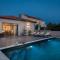 Villa Karla Nin