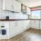 Gorgeous Home In Benalmadena With Wifi