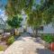 Lovely Apartment In Brodarica With Wifi