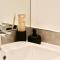 Waterview apartments with ultra fast wifi close to Excel and O2, corporates and contractors welcome - Лондон