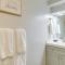 Gilford Townhome with Lakefront Beach and Pool Access! - غيلفورد