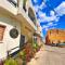 Royal Goddess Guest House, Walled City