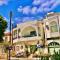 Royal Goddess Guest House, Walled City