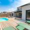Home With Private Pool - 圣让-德蒙