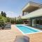 Villa One Way