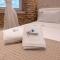 Vailato Swan White Suite