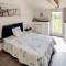 Nice Home In Argenton Leglise - 阿让通莱格利斯
