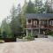 Trekkers Haven: Noux National Park Retreat