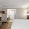 Solara Inn and Suites - أنهايم