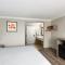 Solara Inn and Suites
